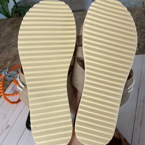 Three Pairs! Sandal and Flip Flop Bundle. Gap, Michelle D Shoes - Picture 8 of 11